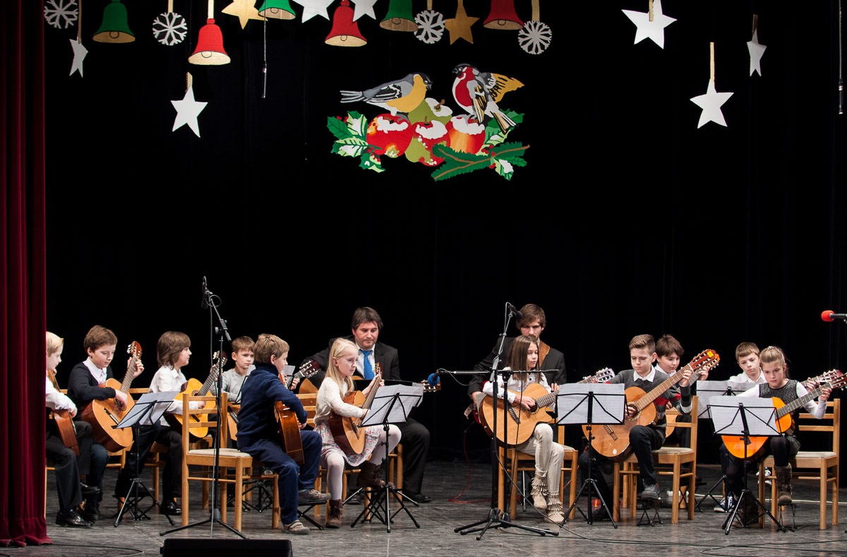 Koncert Vianoce, čas zázrakov. Základná umelecká škola Dubnica nad Váhom.