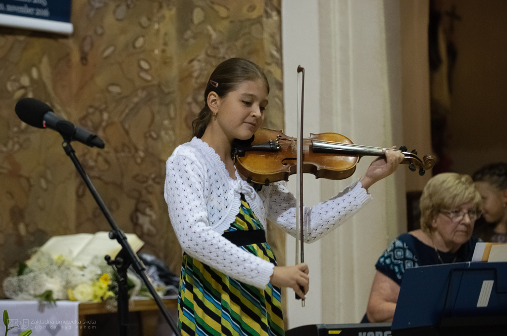 Predvianočný koncert v Kostole sv. Jakuba DUbnica nad Váhom, ZUŠ DUbnica nad Váhom