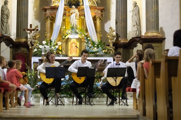 Predvianočný koncert v Kostole sv. Jakuba DUbnica nad Váhom, ZUŠ DUbnica nad Váhom