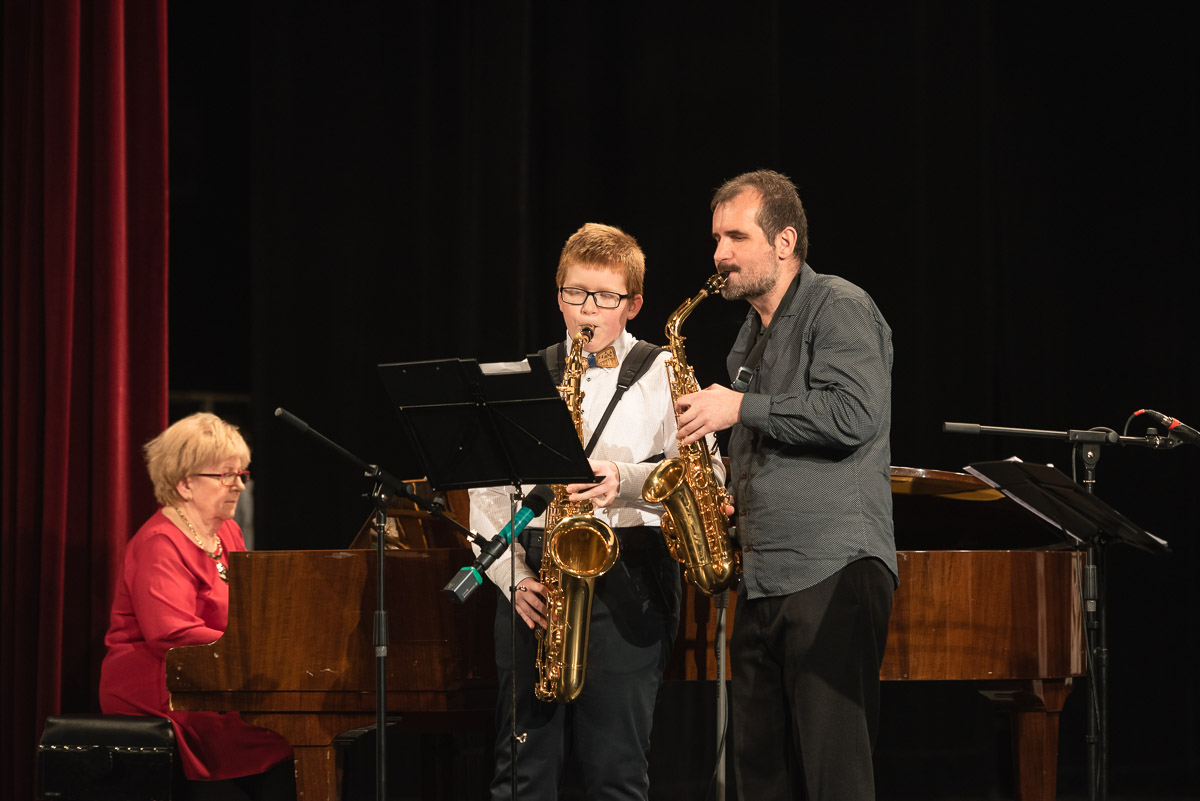 ZUŠ Dubnica nad Váhom. Koncert Anjel Vianoc.