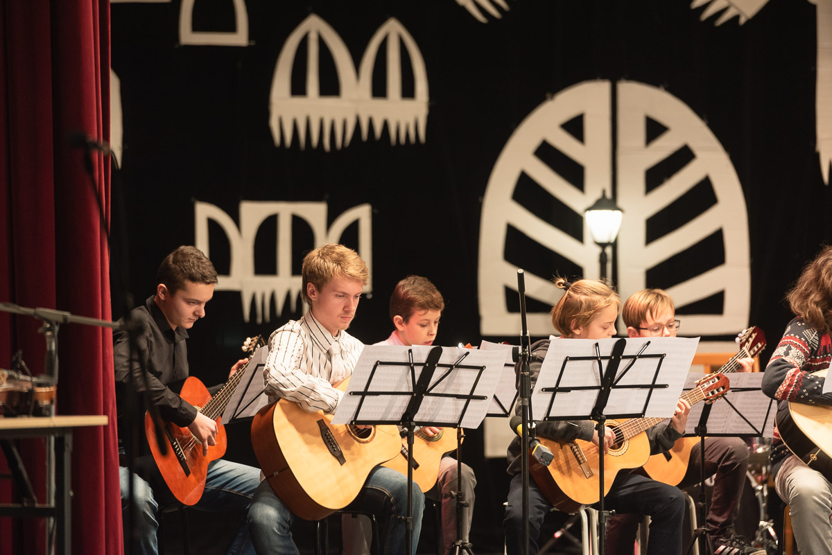 ZUŠ Dubnica nad Váhom. Koncert Anjel Vianoc.