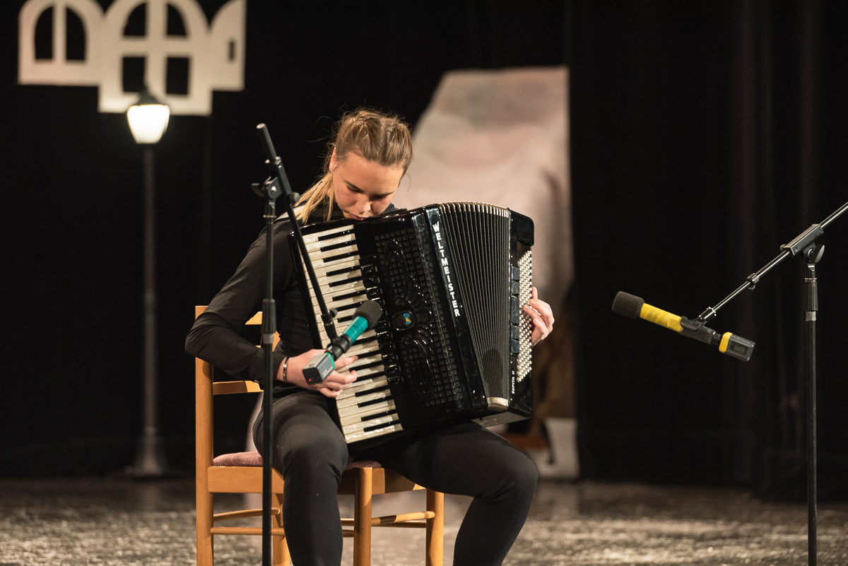 ZUŠ Dubnica nad Váhom. Koncert Anjel Vianoc.