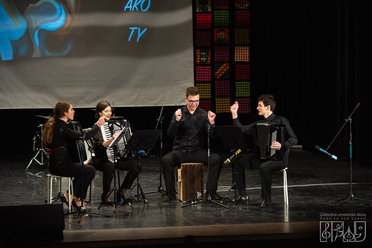 Základná umelecká škola Dubnica nad Váhom. Koncert "Niekto ako ty"