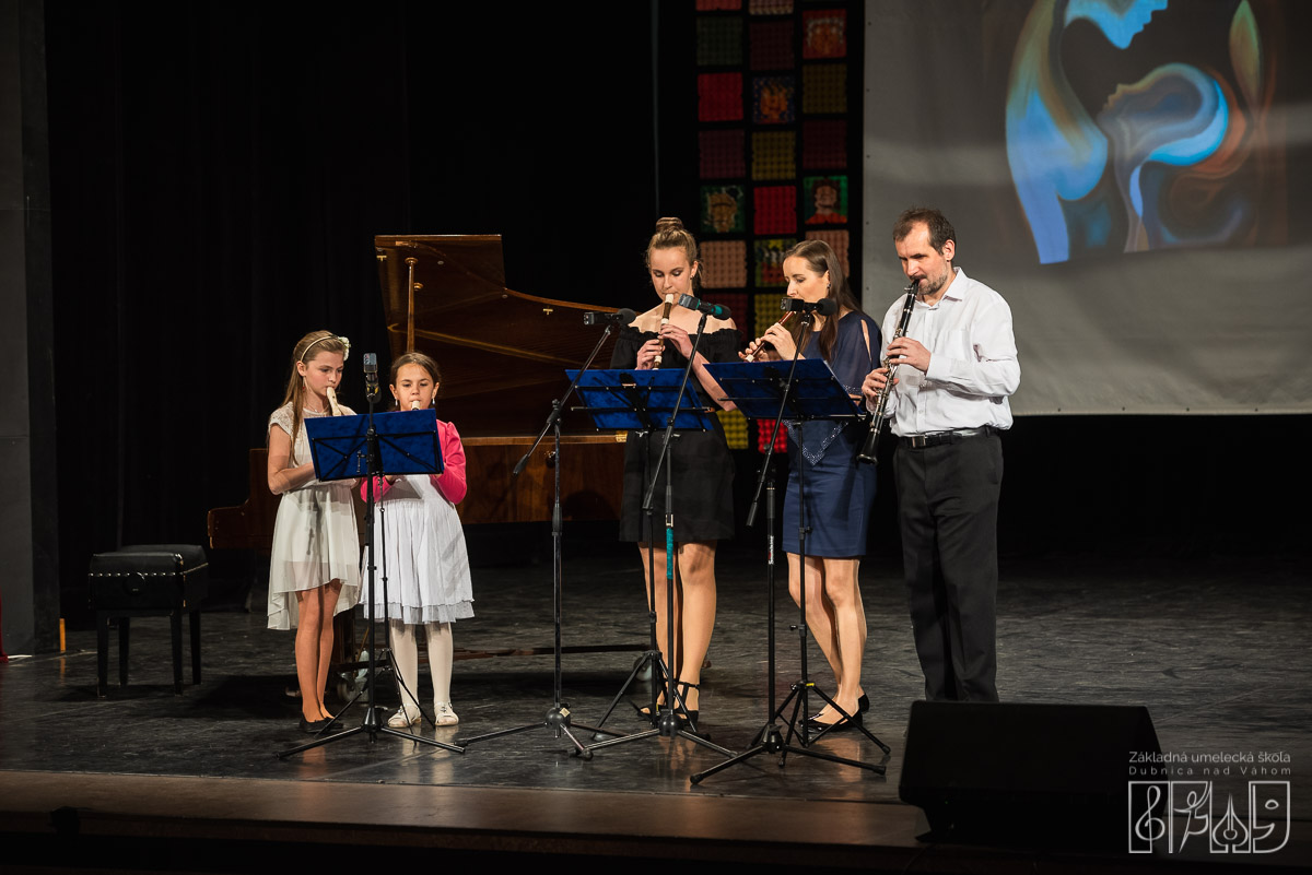 Základná umelecká škola Dubnica nad Váhom. Koncert "Niekto ako ty"