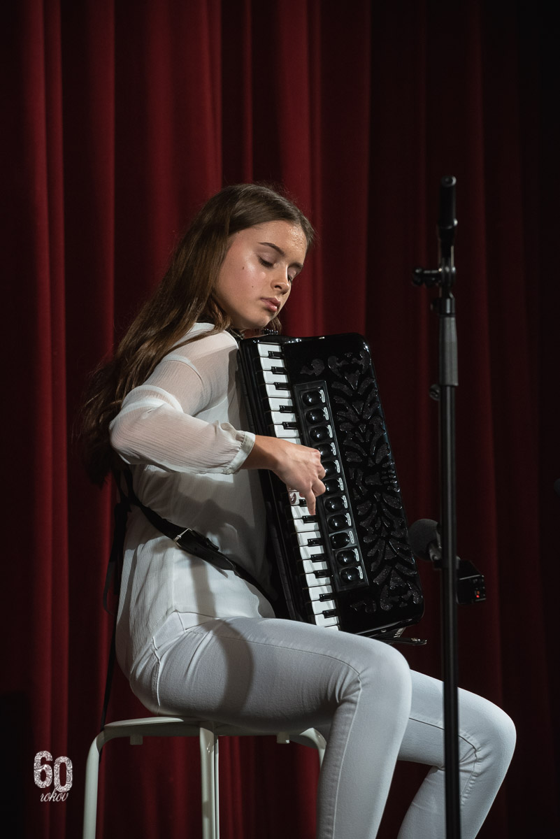 Vianočný koncert Základnej umeleckej školy Dubnica nad Váhom s názvom Rozprávkové Vianoce