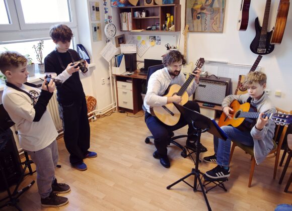 Keď AVO prišlo na gitaru