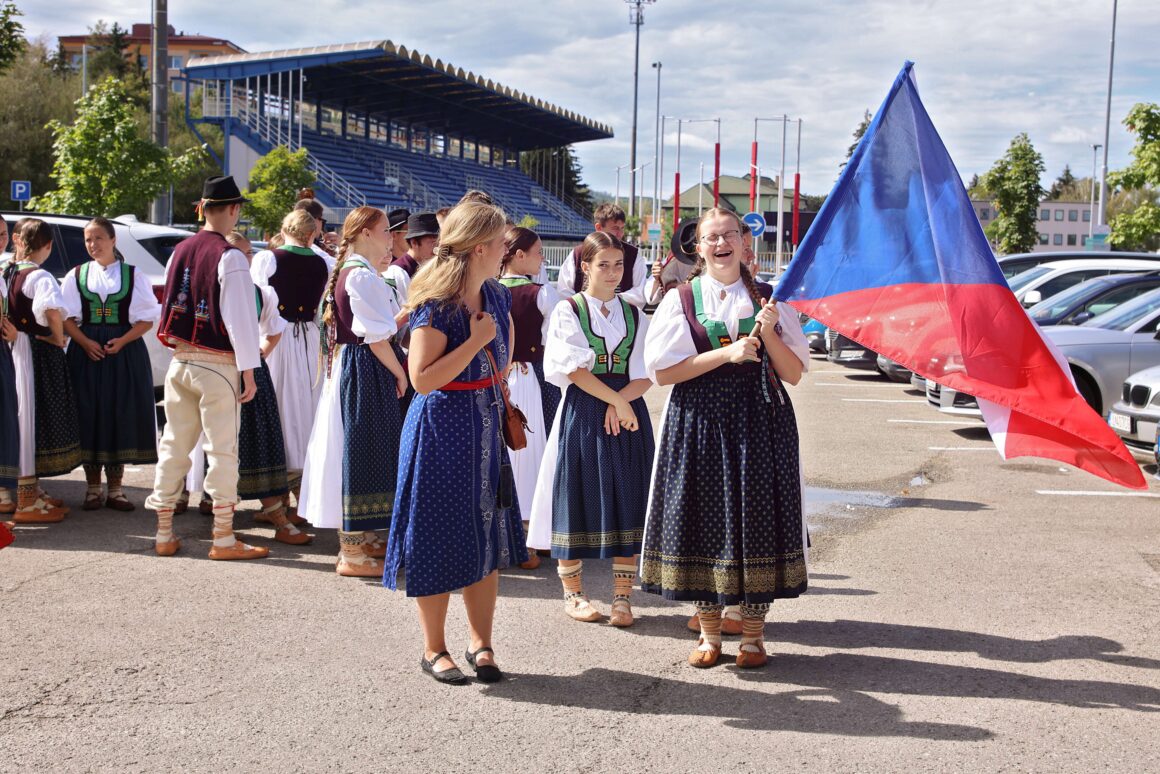32. Dubnický Folklórny Festival Sprievod našej Prvoseinky