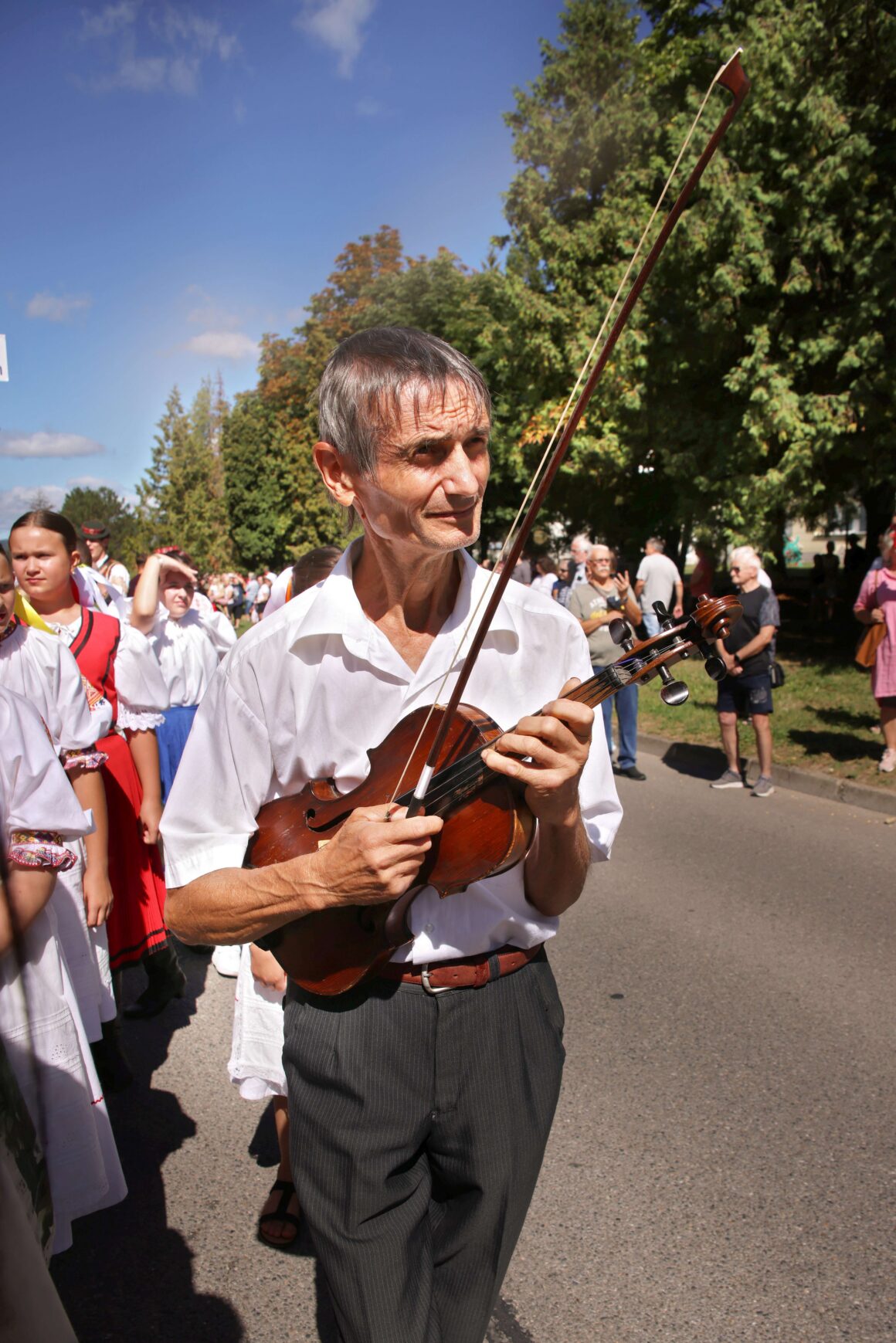 32. Dubnický Folklórny Festival Sprievod našej Prvoseinky