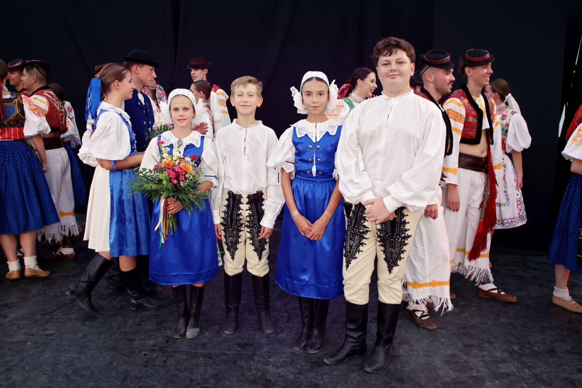 image1 32. Dubnický folklórny festival záverečný program