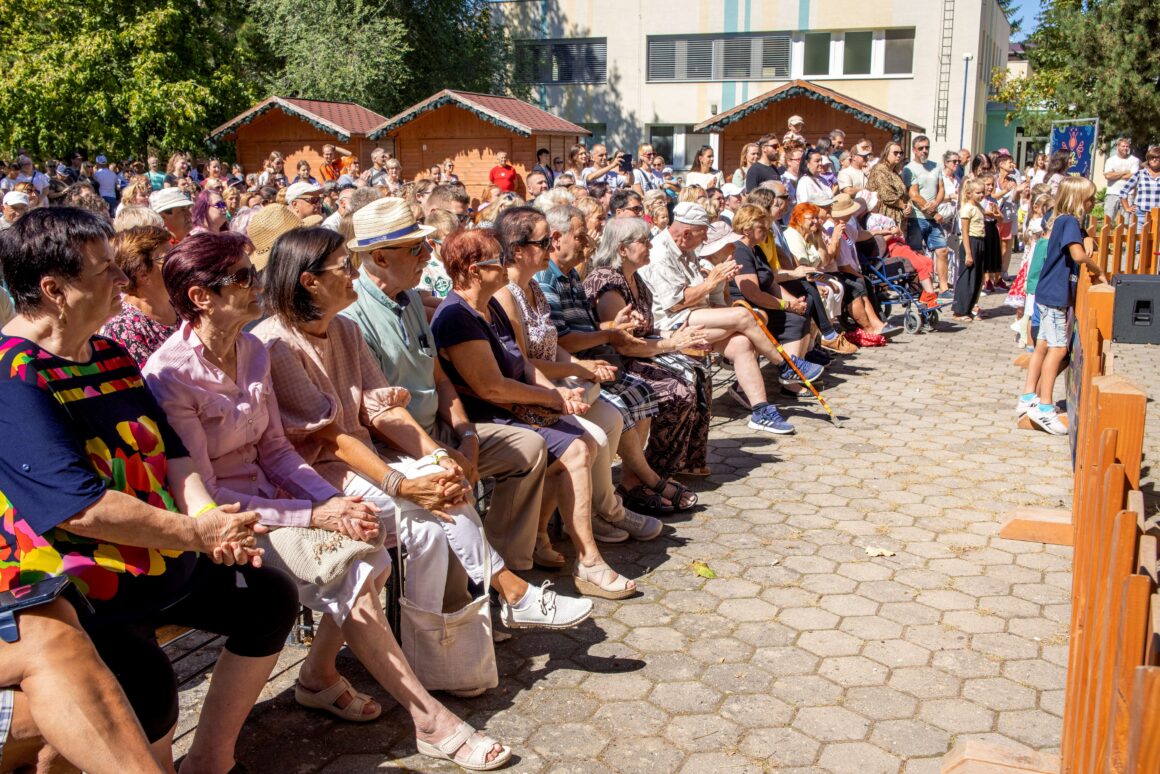 32. Dubnický Folklórny Festival Sprievod našej Prvoseinky