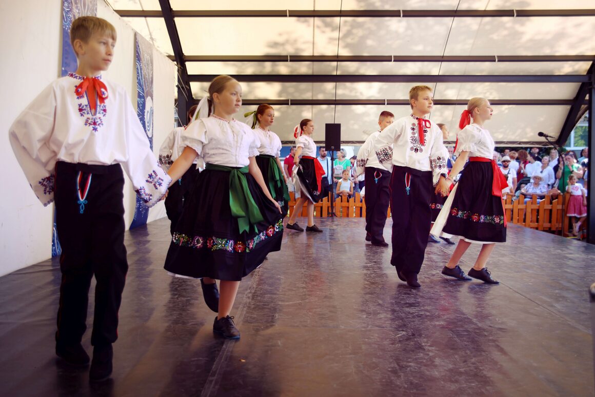32. Dubnický Folklórny Festival Sprievod našej Prvoseinky
